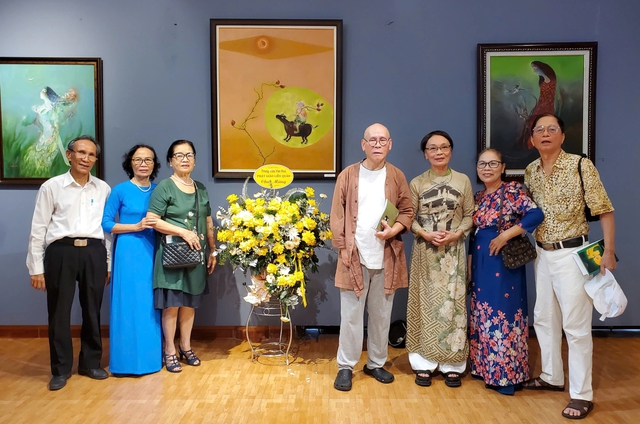 Thế giới tranh sơn dầu vẽ bằng tay trái của Hoàng Như Thủy An- Ảnh 2. Thế giới tranh sơn dầu vẽ bằng tay trái của Hoàng Như Thủy An- Ảnh 2.