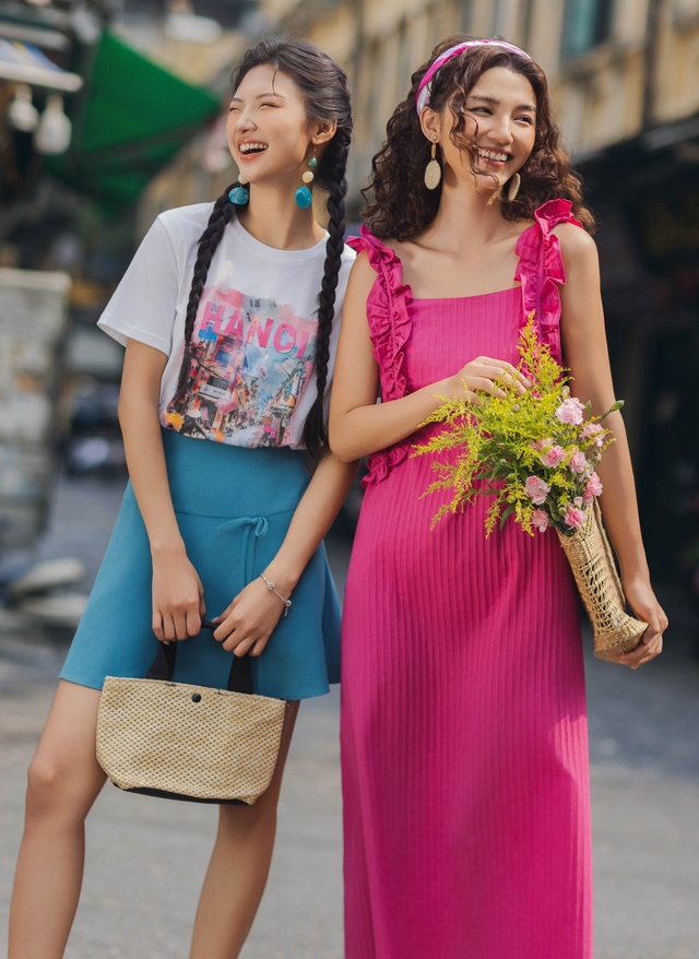 Đầm suông vải thô, nét duyên thầm phóng khoáng ngày hè - Ảnh 2.