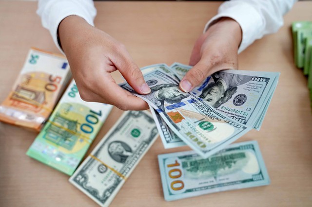 Giá USD hôm nay 4.6.2025: Ngân hàng lên kỷ lục - Ảnh 1.