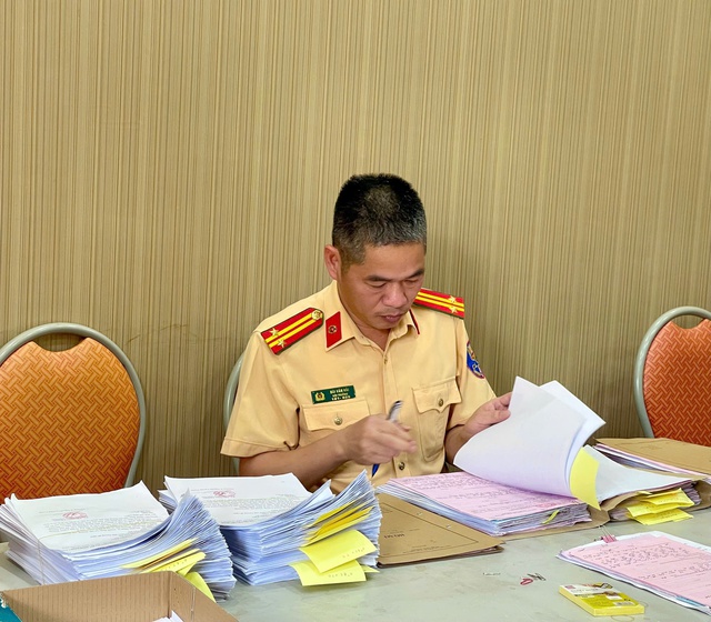 CSGT Hải Dương mời 5.400 chủ phương tiện lên làm việc giải quyết tang vật- Ảnh 3.
