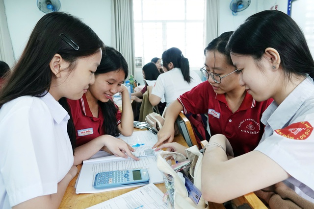 Thi lớp 10: Đề môn ngữ văn TP.HCM năm nay có gì khác những năm trước? Thi lớp 10: Đề môn ngữ văn TP.HCM năm nay có gì khác những năm trước?