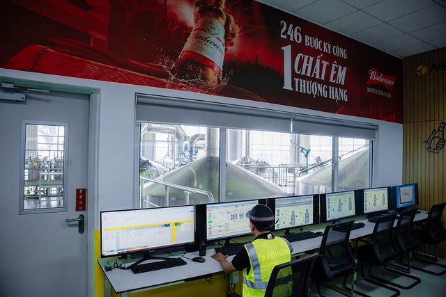 Nhà máy AB InBev Việt Nam kỷ niệm 10 năm từng bước vượt bậc- Ảnh 2. Nhà máy AB InBev Việt Nam kỷ niệm 10 năm từng bước vượt bậc- Ảnh 2.