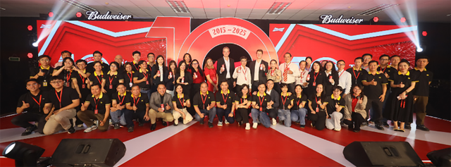 Nhà máy AB InBev Việt Nam kỷ niệm 10 năm từng bước vượt bậc- Ảnh 3. Nhà máy AB InBev Việt Nam kỷ niệm 10 năm từng bước vượt bậc- Ảnh 3.