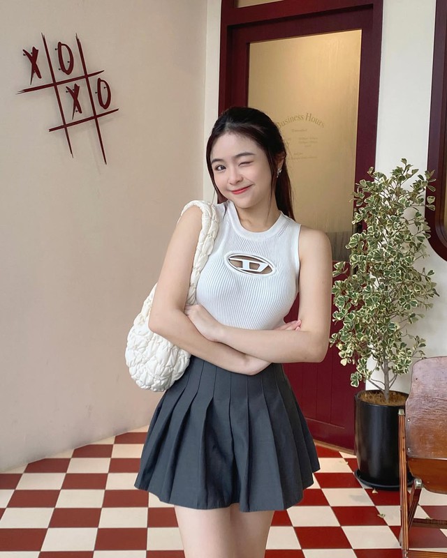 Thách thức mùa hè, thoải mái bung lụa với áo ba lỗ - Ảnh 2.