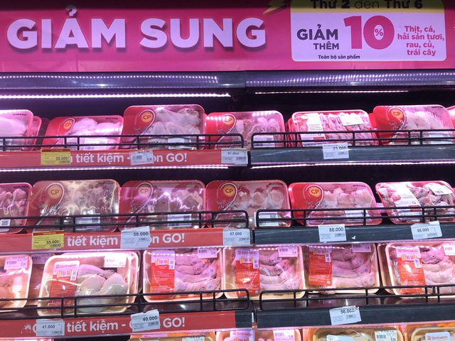 Vụ Công ty C.P bị tố ‘bán thịt bẩn’: Một cửa hàng đóng cửa sau kiểm tra - Ảnh 4.