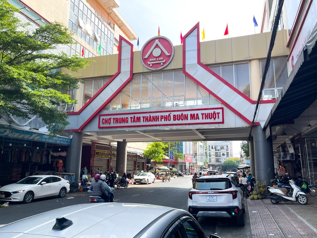 Tiểu thương chợ Buôn Ma Thuột đóng cửa: Mong được hướng dẫn về hóa đơn, chứng từ Tiểu thương chợ Buôn Ma Thuột đóng cửa: Mong được hướng dẫn về hóa đơn, chứng từ