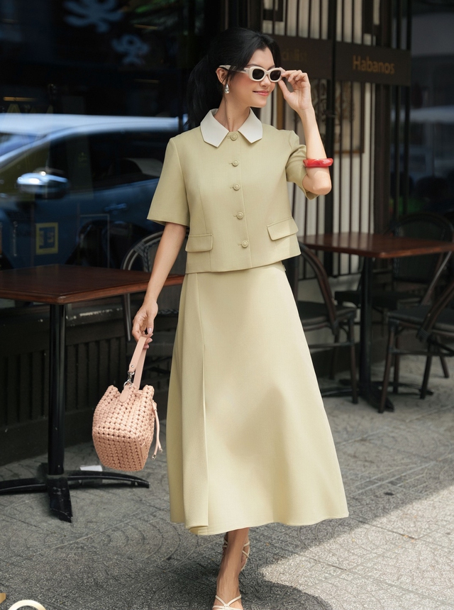 Áo và chân váy, tưởng giản đơn mà đẹp bất ngờ- Ảnh 2. Áo và chân váy, tưởng giản đơn mà đẹp bất ngờ- Ảnh 2.