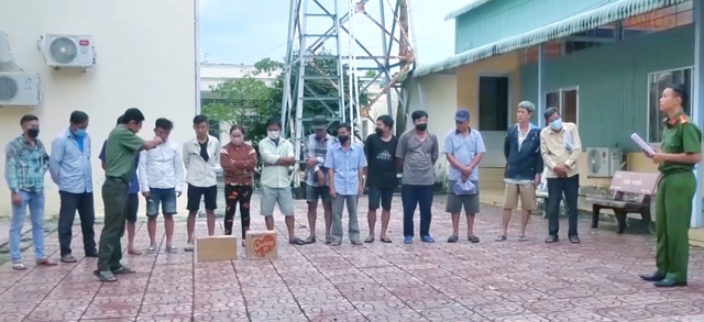 Khởi tố cựu trưởng công an xã ‘bảo kê’ điểm đá gà qua mạng - Ảnh 1.