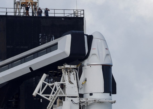 Tranh cãi với ông Trump, ông Musk dọa lập tức dừng chương trình tàu không gian SpaceX- Ảnh 1.