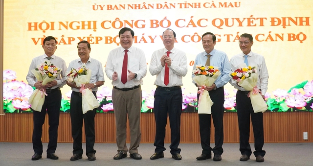 Cà Mau: 225 cán bộ nghỉ việc, người cao nhất nhận hơn 2 tỉ đồng   - Ảnh 1.