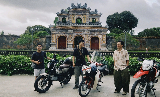 Chàng trai phượt xuyên Việt trên chiếc xe máy 30 năm tuổi của ba- Ảnh 4. Chàng trai phượt xuyên Việt trên chiếc xe máy 30 năm tuổi của ba- Ảnh 4.