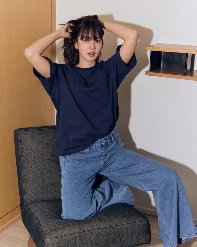 Những bản phối đẹp nhất mùa hè cùng quần ống rộng, quần jeans xanh- Ảnh 7.