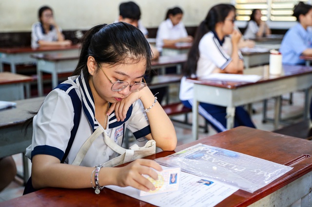 Thi lớp 10: Chín lời khuyên cho học sinh trước khi làm bài môn văn Thi lớp 10: Chín lời khuyên cho học sinh trước khi làm bài môn văn