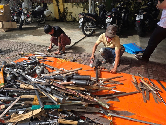 cùng 634 vũ khí thô sơ - Ảnh 2. cùng 634 vũ khí thô sơ - Ảnh 2.