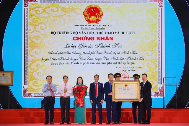 Yến sào Khánh Hòa trở thành di sản văn hóa sau gần 700 năm- Ảnh 1. Yến sào Khánh Hòa trở thành di sản văn hóa sau gần 700 năm- Ảnh 1.