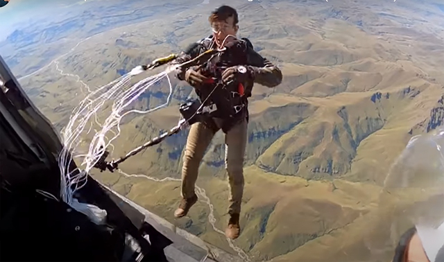 Tom Cruise đạt kỷ lục Guinness thế giới - Ảnh 2.