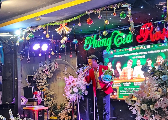 Thầy giáo trẻ lan tỏa yêu thương qua âm nhạc - Ảnh 2.