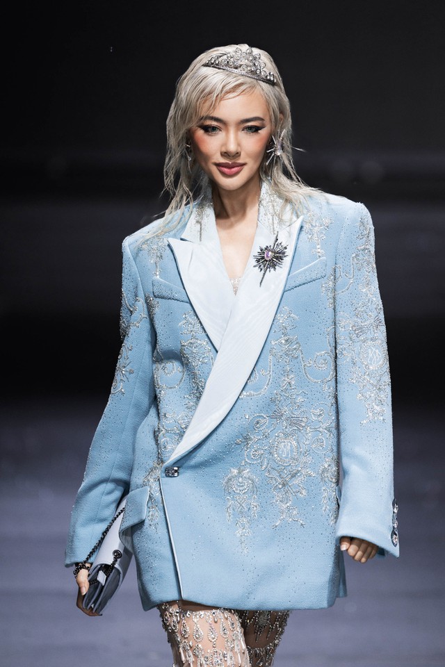Dấu ấn thời trang Haute Couture Pháp trên sàn diễn Việt- Ảnh 1.