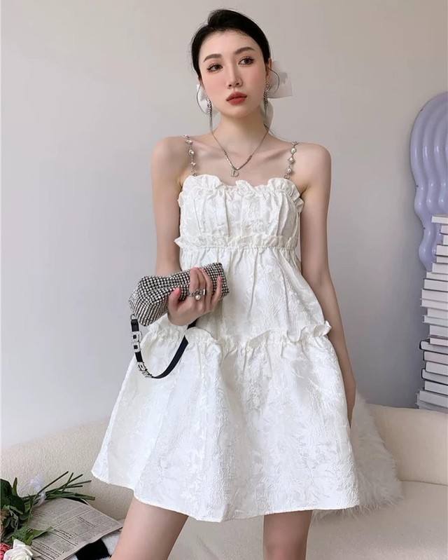 Váy hoa nổi giúp nàng thêm kiêu kỳ trong từng bước đi - Ảnh 8.