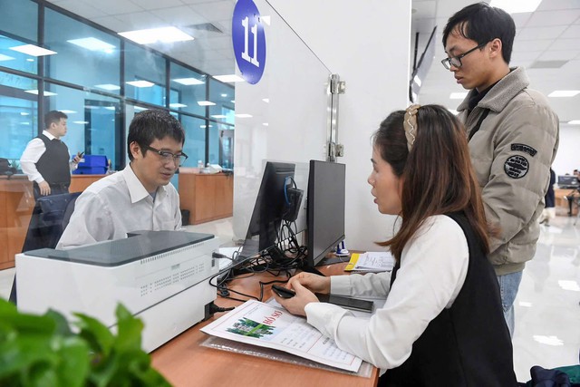 Bổ sung trường hợp được tiếp nhận vào công chức - Ảnh 1.