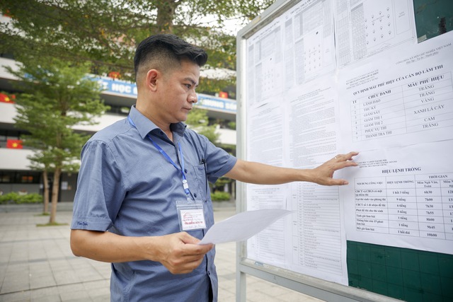 Hơn 103.000 học sinh Hà Nội làm thủ tục thi vào lớp 10- Ảnh 5.