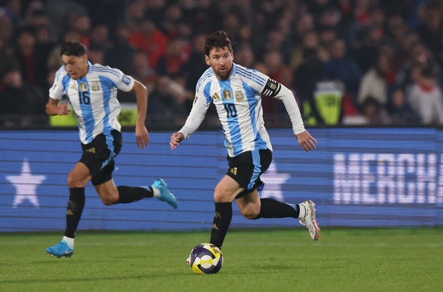 Vì vợ, Ronaldo mở cơ hội thi đấu cùng Messi tại MLS: CĐV phấn khích- Ảnh 2. Vì vợ, Ronaldo mở cơ hội thi đấu cùng Messi tại MLS: CĐV phấn khích- Ảnh 2.