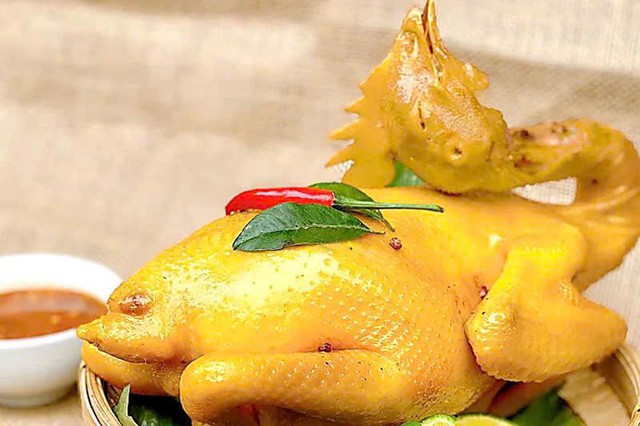 Gà ủ muối trôi nổi gây hoang mang, đầu bếp chỉ cách làm tại nhà sạch ngon Gà ủ muối trôi nổi gây hoang mang, đầu bếp chỉ cách làm tại nhà sạch ngon