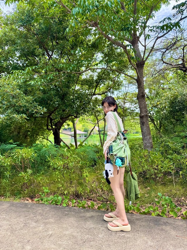 'Em gái quốc dân' Kim Yoo Jung khoe ảnh nghỉ dưỡng ở Việt Nam - Ảnh 2.