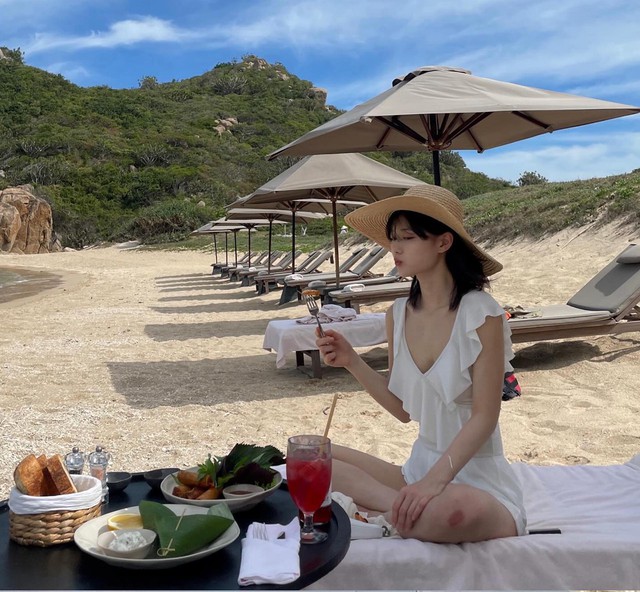 'Em gái quốc dân' Kim Yoo Jung khoe ảnh nghỉ dưỡng ở Việt Nam - Ảnh 4.