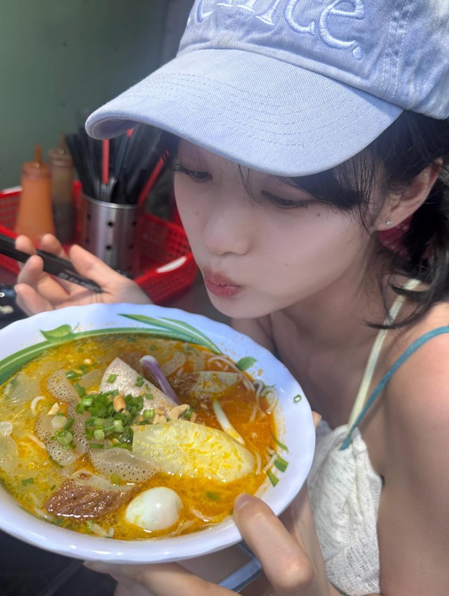 'Em gái quốc dân' Kim Yoo Jung khoe ảnh nghỉ dưỡng ở Việt Nam - Ảnh 9.