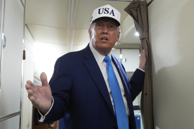 Ông Trump nói chiến dịch Mạng nhện giúp Nga có cớ tấn công Ukraine - Ảnh 1.