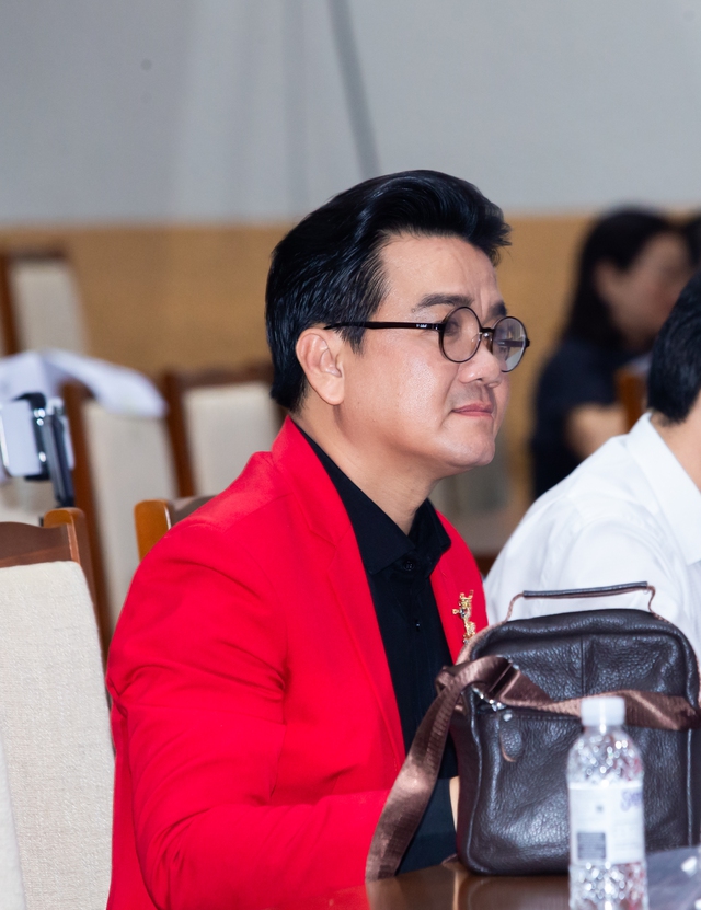 Cuộc sống nghệ sĩ Lê Tứ ở tuổi 50 và tình yêu với cải lương - Ảnh 2. Cuộc sống nghệ sĩ Lê Tứ ở tuổi 50 và tình yêu với cải lương - Ảnh 2.