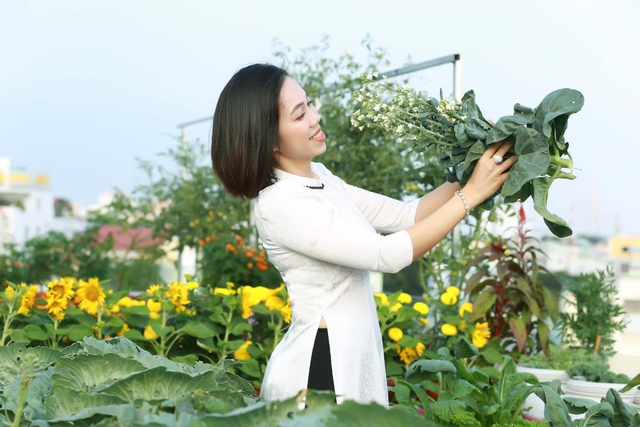 Gia đình doanh nhân Cần Thơ: 5 năm ăn rau sạch trên sân thượng - Ảnh 12.