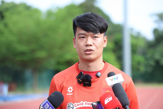Đội tuyển Việt Nam chuyển sân 'sang, xịn, mịn', không phải vừa tập vừa... ngắm ô tô- Ảnh 5. Đội tuyển Việt Nam chuyển sân 'sang, xịn, mịn', không phải vừa tập vừa... ngắm ô tô- Ảnh 5.