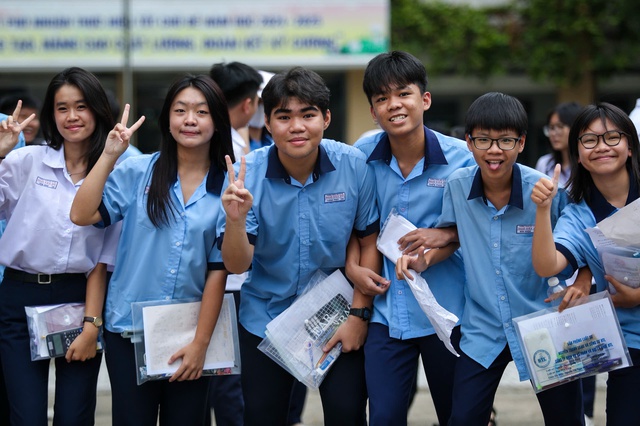 Thi lớp 10 xong, thí sinh TP.HCM quyết không nghỉ ngơi mà tiếp tục... đi học - Ảnh 2.