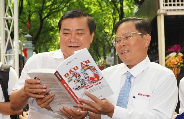 'Gia sản' báo chí 30 năm làm nghề của Tổng biên tập Tô Đình Tuân- Ảnh 4. 'Gia sản' báo chí 30 năm làm nghề của Tổng biên tập Tô Đình Tuân- Ảnh 4.