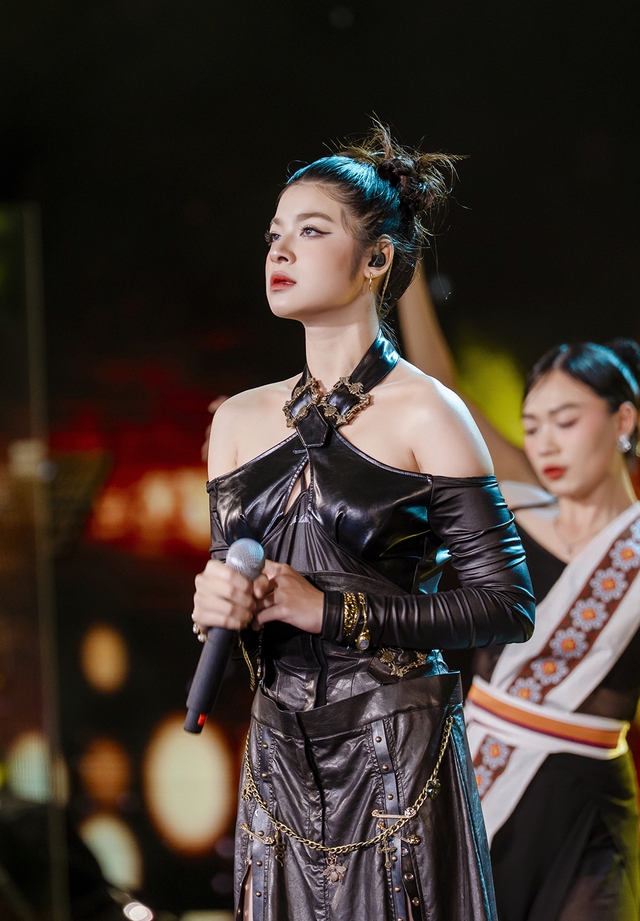 Con gái diễn viên Võ Hoài Nam gây chú ý với khả năng ca hát- Ảnh 1. Con gái diễn viên Võ Hoài Nam gây chú ý với khả năng ca hát- Ảnh 1.