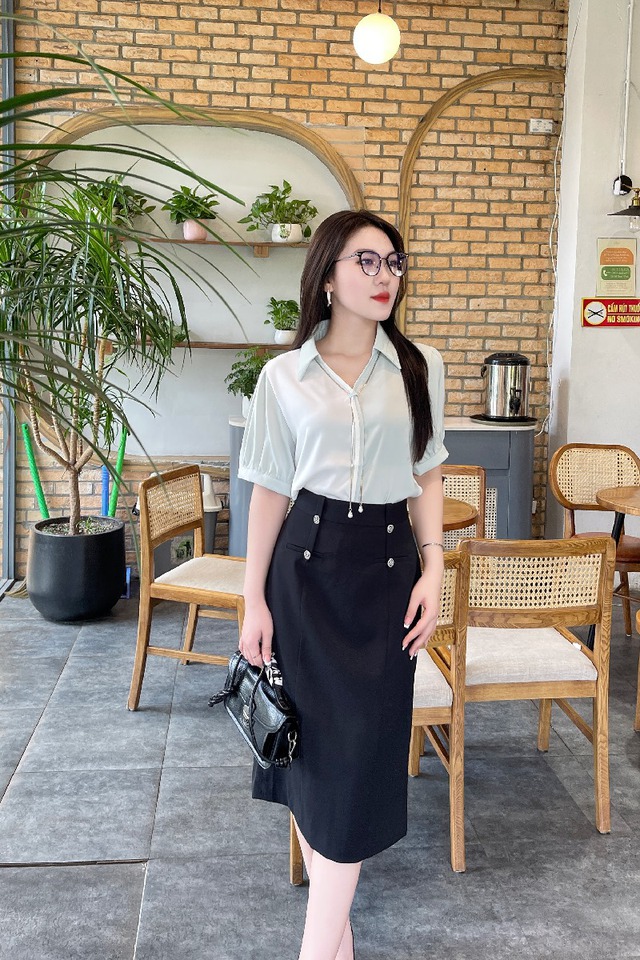 Chân váy bút chì tạo nét đẹp nàng thơ công sở- Ảnh 2.