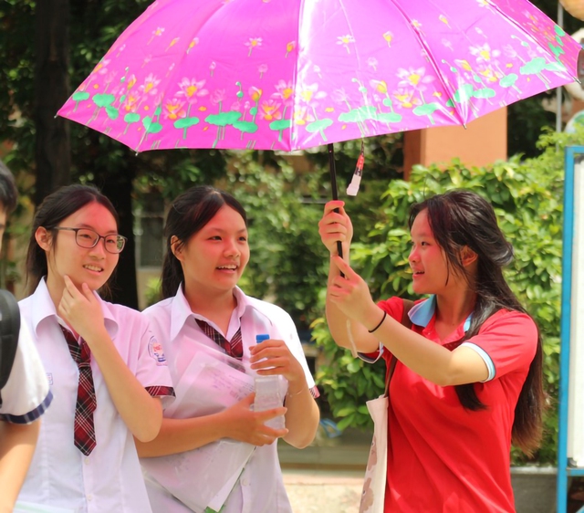 Mùa hè sôi động của học sinh Hoa phượng đỏ- Ảnh 2. Mùa hè sôi động của học sinh Hoa phượng đỏ- Ảnh 2.