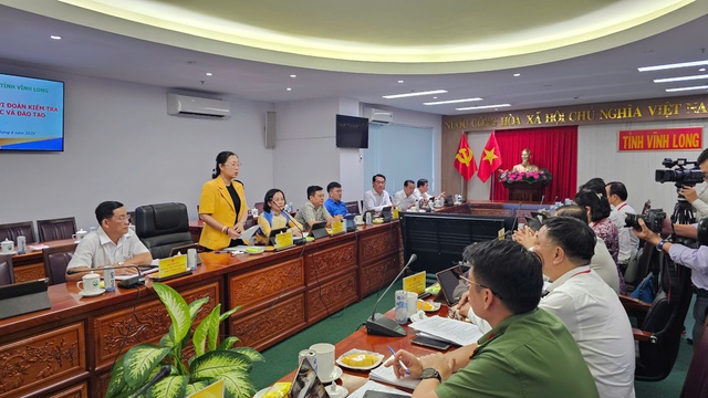 Đặt quyền lợi thí sinh thi tốt nghiệp THPT 2025 lên hàng đầu tại Vĩnh Long - Ảnh 4. Đặt quyền lợi thí sinh thi tốt nghiệp THPT 2025 lên hàng đầu tại Vĩnh Long - Ảnh 4.