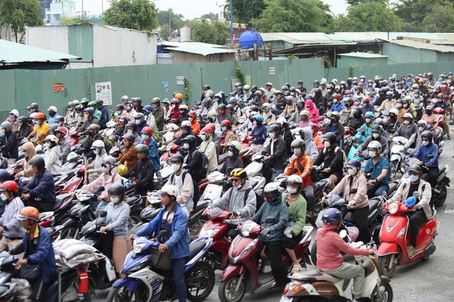 Nguyên nhân nút giao An Phú ùn ứ cả ngày, người dân mệt mỏi? Nguyên nhân nút giao An Phú ùn ứ cả ngày, người dân mệt mỏi?
