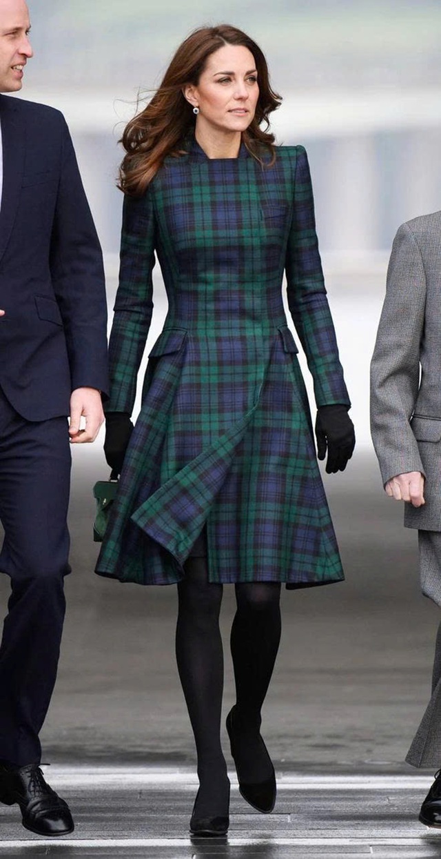 Những lần Meghan Markle 'bắt chước' chị dâu Kate Middleton - Ảnh 10.