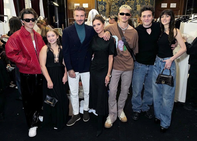 Giải mã câu chuyện bi kịch của gia đình Beckham - Ảnh 1.