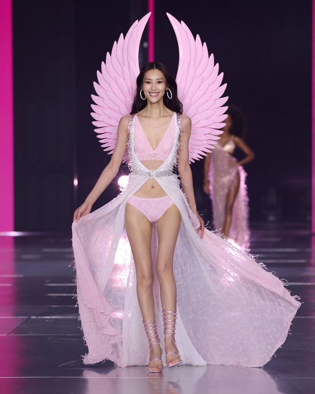 'Thiên thần' Victoria's Secret nổi tiếng nhất châu Á Lưu Văn bí mật kết hôn? - Ảnh 2.