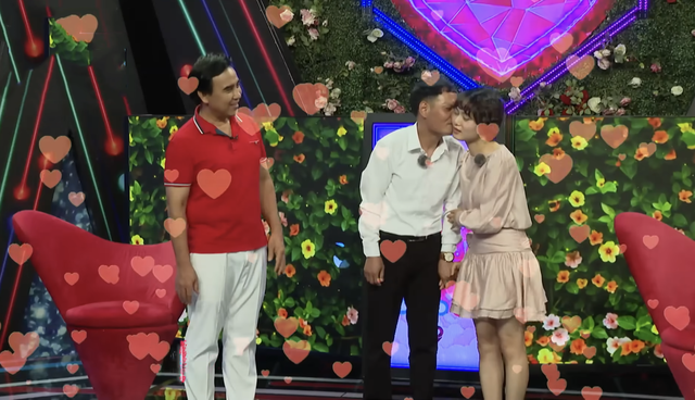 Thượng úy và nữ phiên dịch Bích Thảo tìm kiếm tình yêu trong show hẹn hò - Ảnh 4. Thượng úy và nữ phiên dịch Bích Thảo tìm kiếm tình yêu trong show hẹn hò - Ảnh 4.