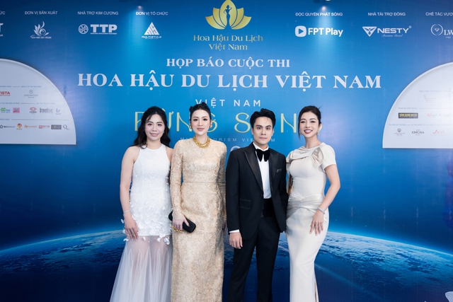 Jennifer Phạm khoe nhan sắc rạng rỡ ở tuổi 40 - Ảnh 4.