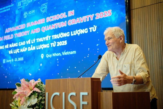 Nhiều giáo sư hàng đầu thế giới giảng dạy tại trường hè lượng tử ở Việt Nam - Ảnh 2.