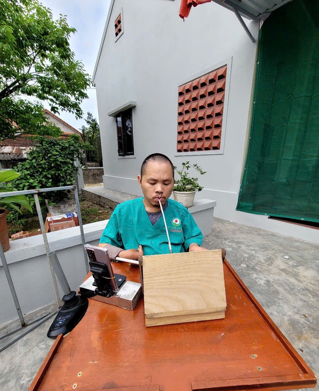 Tiết kiệm điện, sự lựa chọn sống ý nghĩa của người liệt tứ chi như tôi - Ảnh 3.