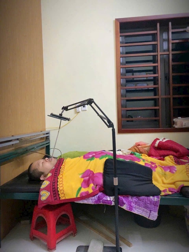 Tiết kiệm điện, sự lựa chọn sống ý nghĩa của người liệt tứ chi như tôi - Ảnh 1.