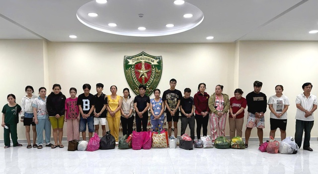 Công an TP.HCM khởi tố vợ chồng giám đốc công ty mỹ phẩm làm dầu gió giả- Ảnh 1.